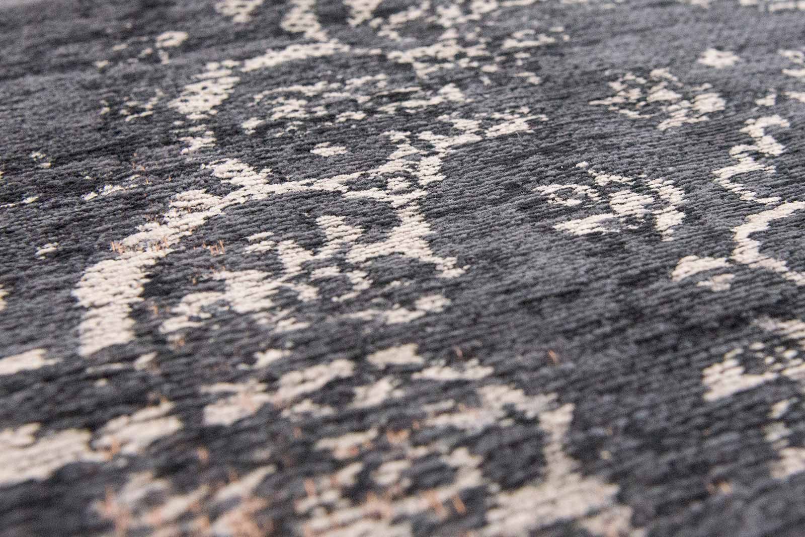 tapijt Louis De Poortere CS 8263 Fading World Medaillon Mineral Black zoom